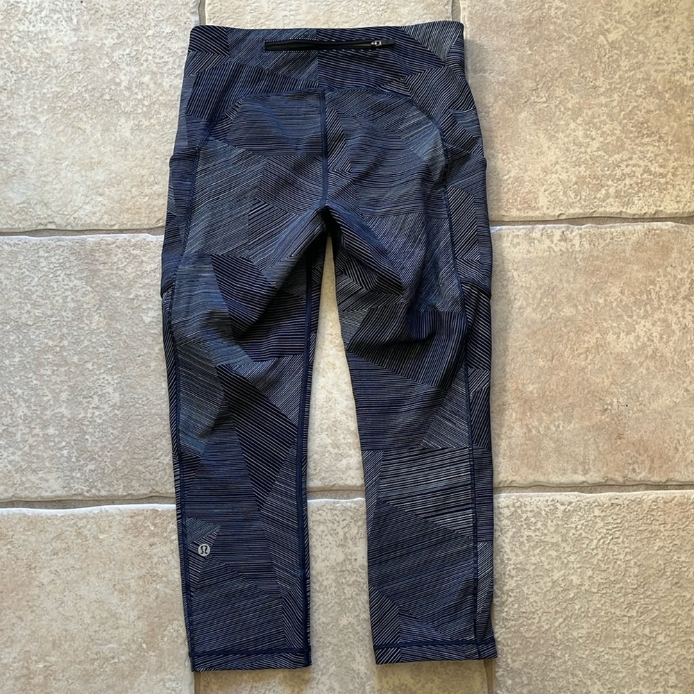 Lululemon size 6 Speed Up Crop